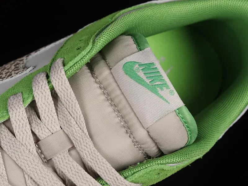 All categories Nk SB Dunk series Nk SB Dunk Low low-top sneakers F version Nk Dunk Low "Safari Swoosh" hunting style SB low-top sports and leisure sneakers DR0156-300
